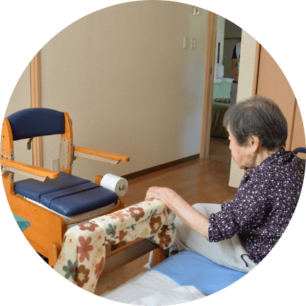 介護施設×ラップポン | 臭いや不衛生さバケツ洗浄の手間を無くした