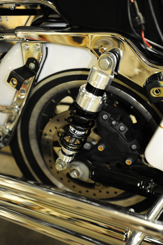 リアサスペンション交換(08y FLHTCU) | 45Degree ブログ