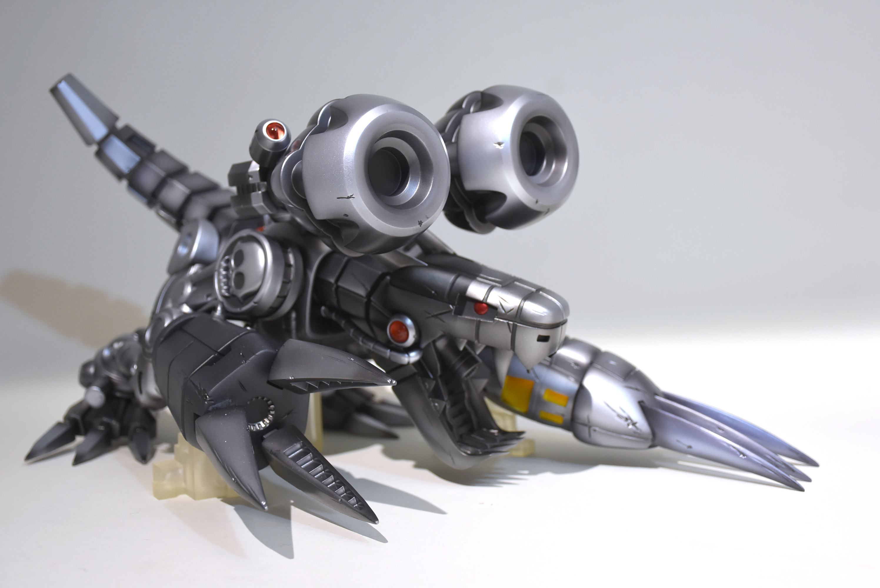 デジモンワールド」のムゲンドラモンがついに立体化！ 回転式