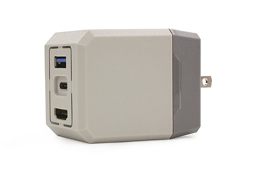 Switchのドック機能を内蔵したACアダプター。持ち運びに便利そうな