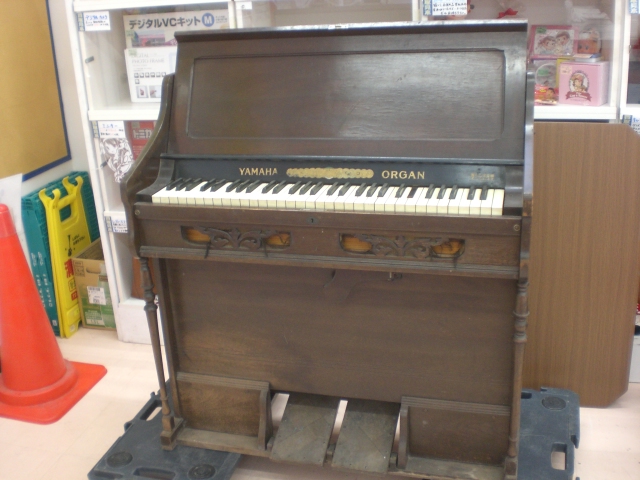 タイガー ヤマハ足踏みオルガン イス付き Vintage(⁠•̀⁠ᴗ⁠-⁠)⁠✧ 2026