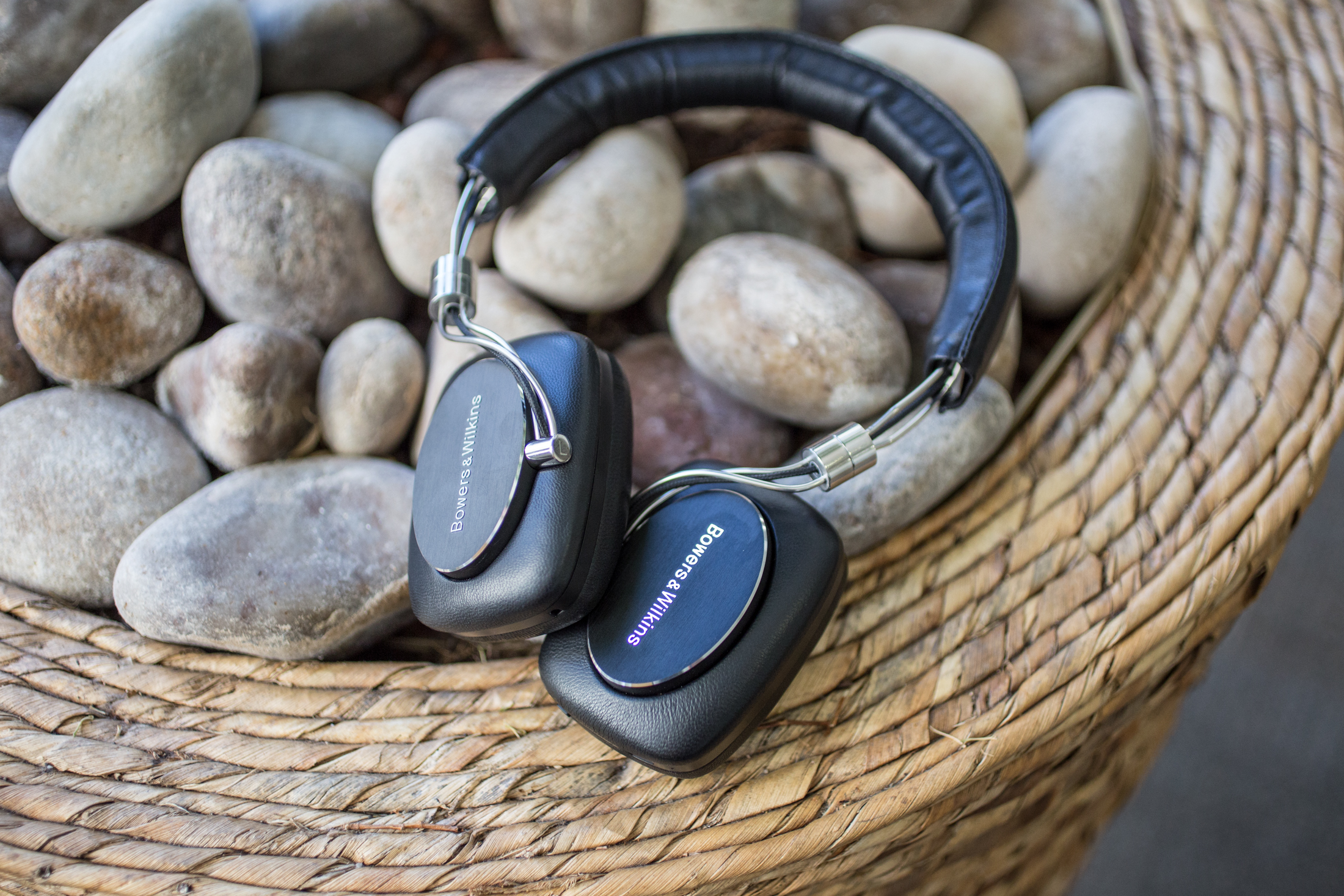 Bowers & Wilkins P5 Wireless headphones (pictures) - CNET