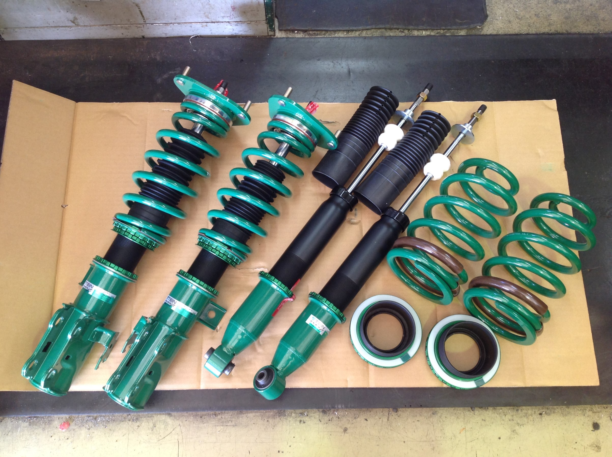 20アルファードさん、TEIN FLEX Z 車高調装着～♪ | トヨタ