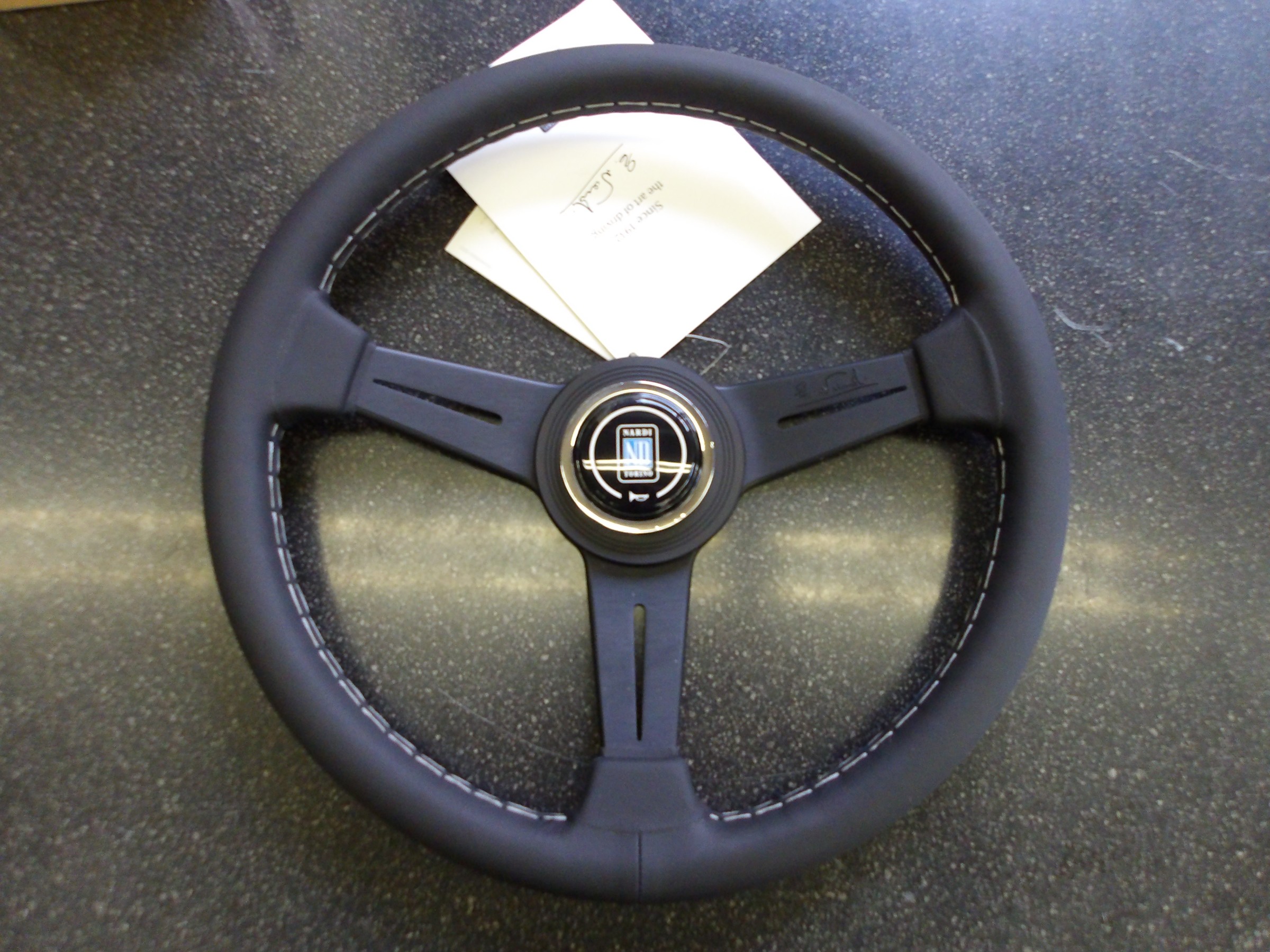 ジムニー（JB64W）ナルディ製スポーツステアリング「クラッシック