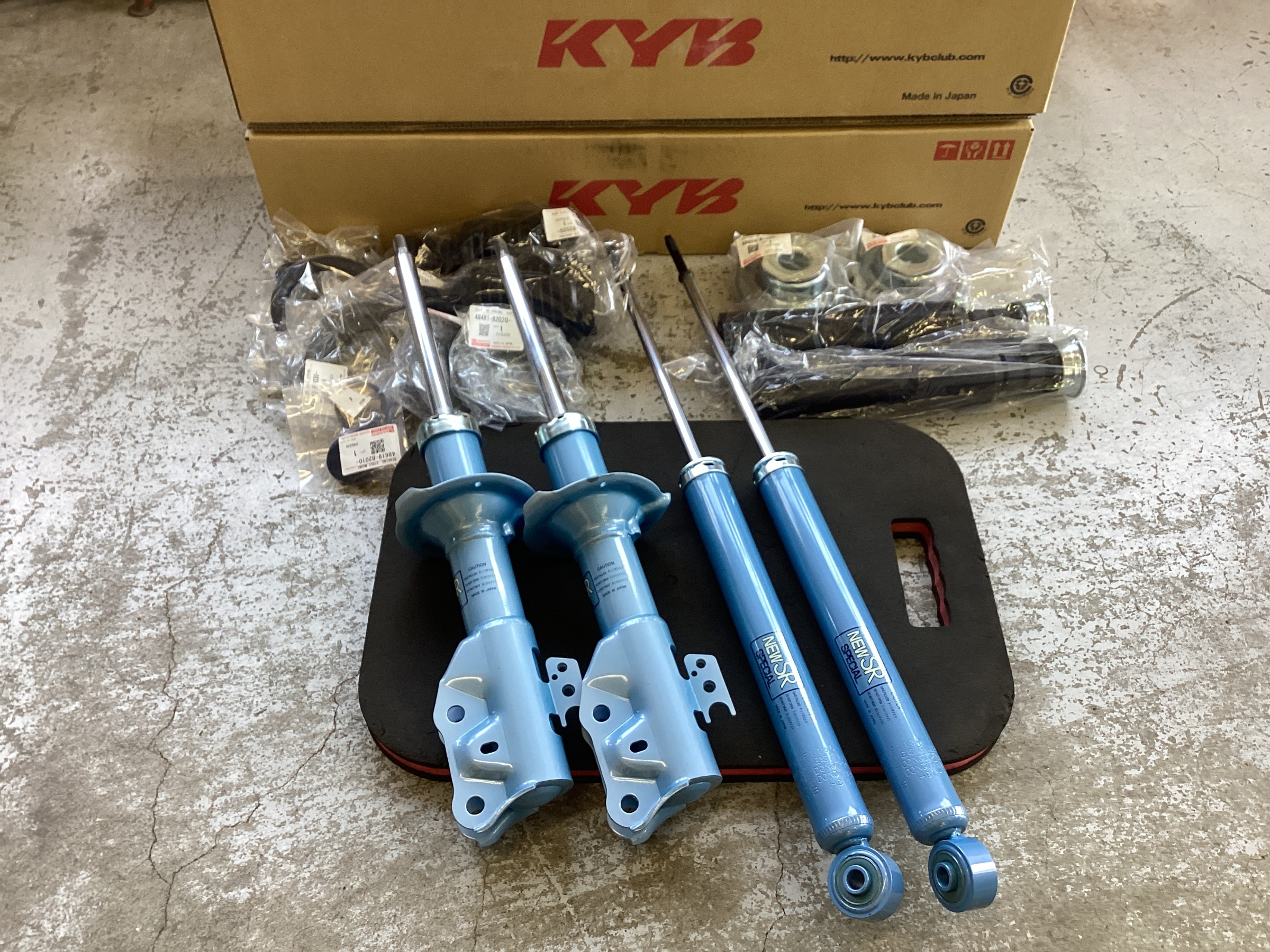 ムーヴ LA100S ショックアブソーバー交換します！ | ダイハツ ムーヴ