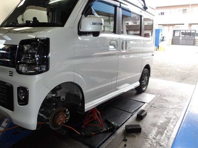 エブリイワゴン（DA17W）タナベ製車高調「サステック プロ CR」装着