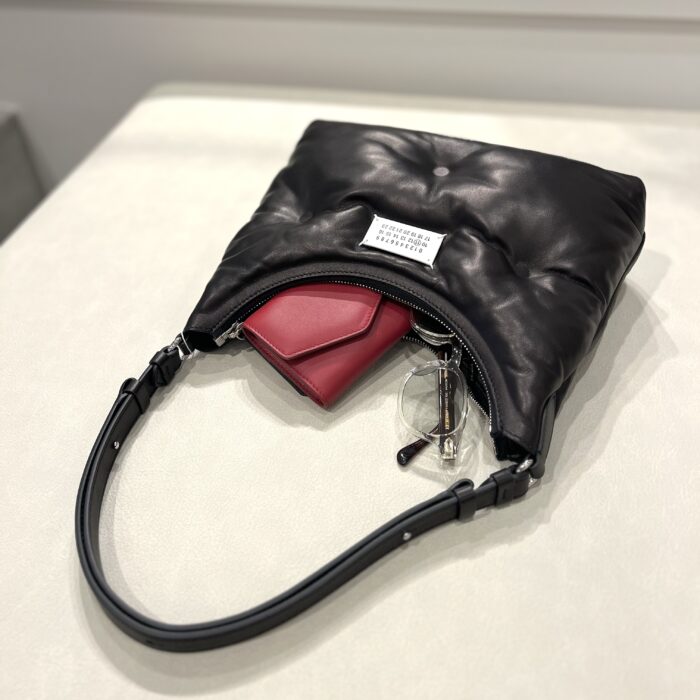 MAISON MARGIELA GLAM SLAM HOBO SMALL – COLDBECK ONLINE