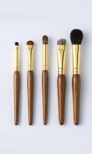 日本製のオリジナル高級化粧筆セット。 人気のメイクブラシ 化粧筆