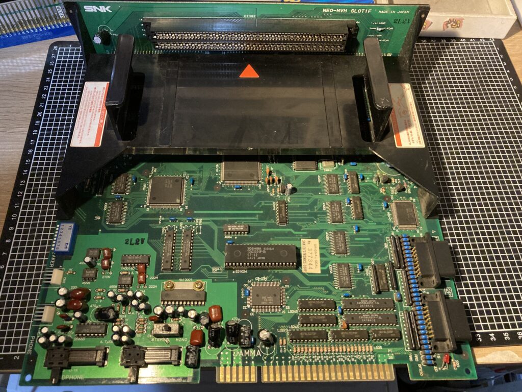 SNK MV-1F (MVSマザー) の修理 - キャット・ホイ商事合同会社