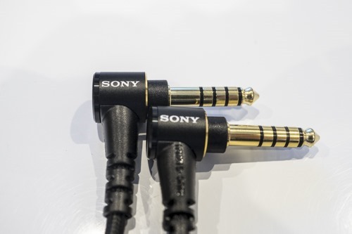 リーズナボーなバランスケーブル、MMCX用「MUC-M12NB1」と、MDR-1A、h
