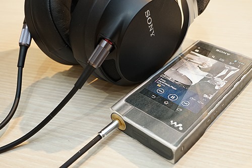 ソニーMDR-Z7付属ケーブルを、改造して4極ケーブル（ZX2専用）にして