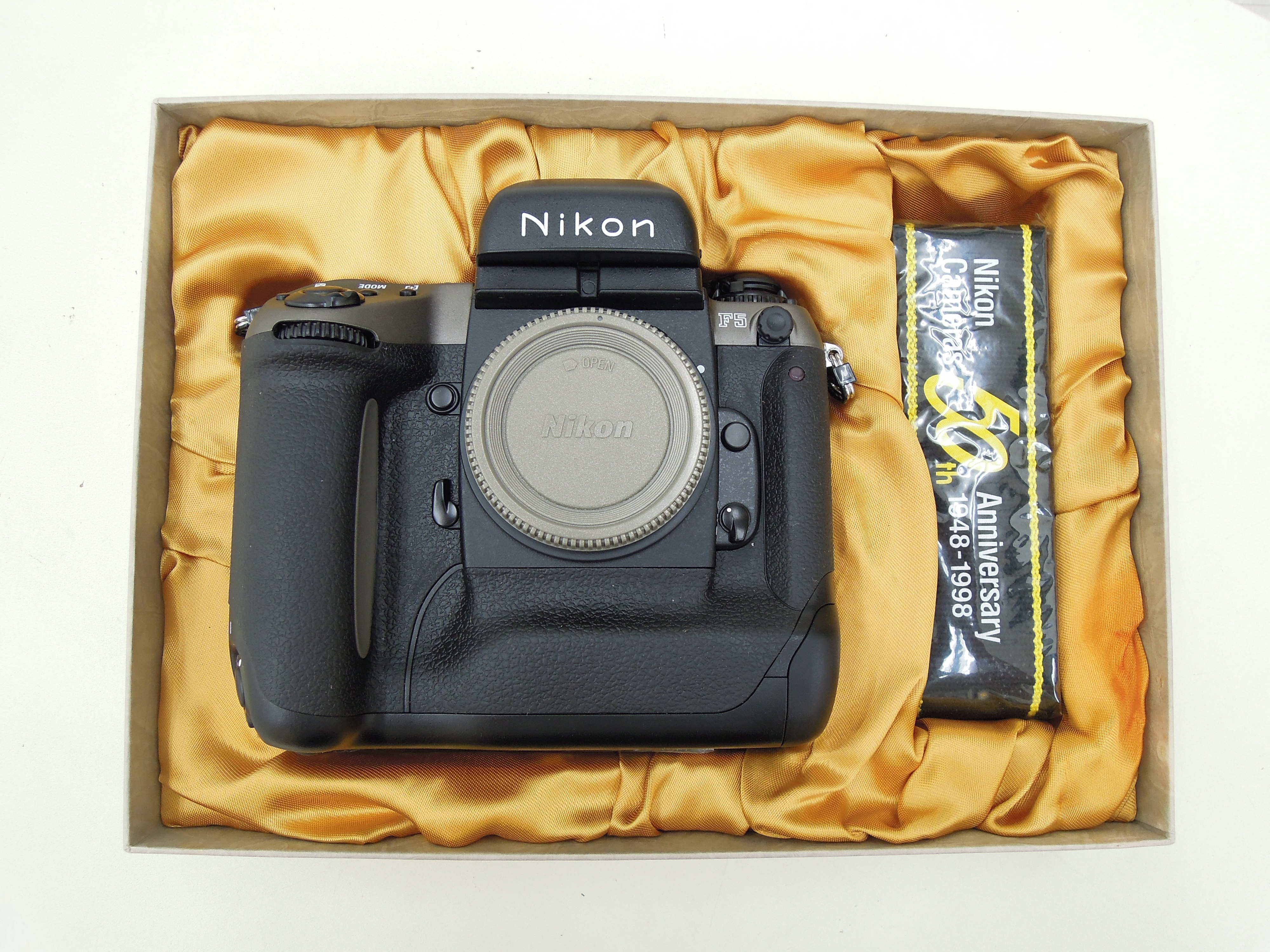 極美品】Nikon F5 50th 50周年 フィルムカメラ ボディ #E27 極美品