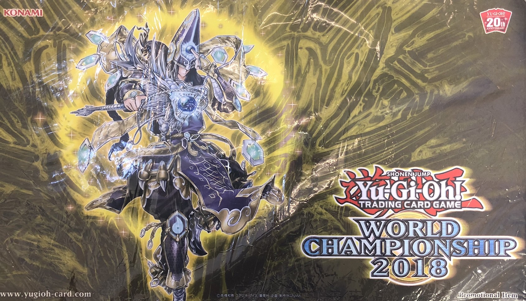 プレイマット『黒衣之詔刀師(WCS2018)』【-】{-}《プレイマット》