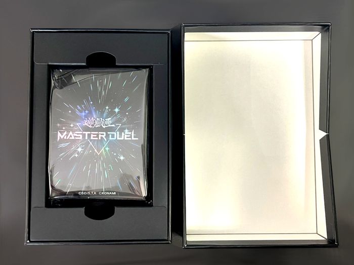スリーブ『MASTERDUELブラック(特製ケース、当選通知書付)』100枚入り