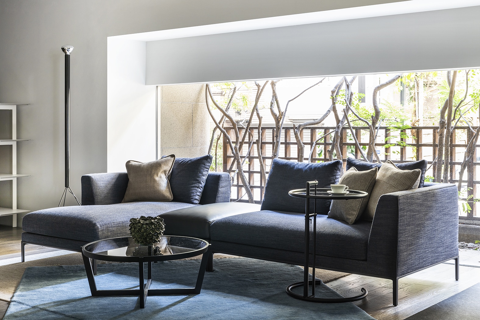 E-1027(E-1027 サイドテーブル） IXC SELECTION | カッシーナ・イクスシー