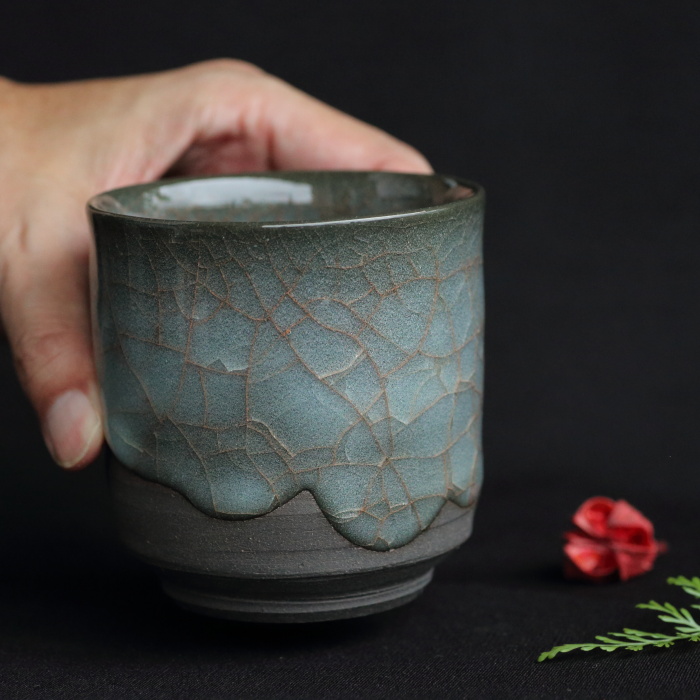 浦口雅行 青瓷黒晶湯呑 満容量300ml 作家もの青磁茶器 日本茶中国茶用