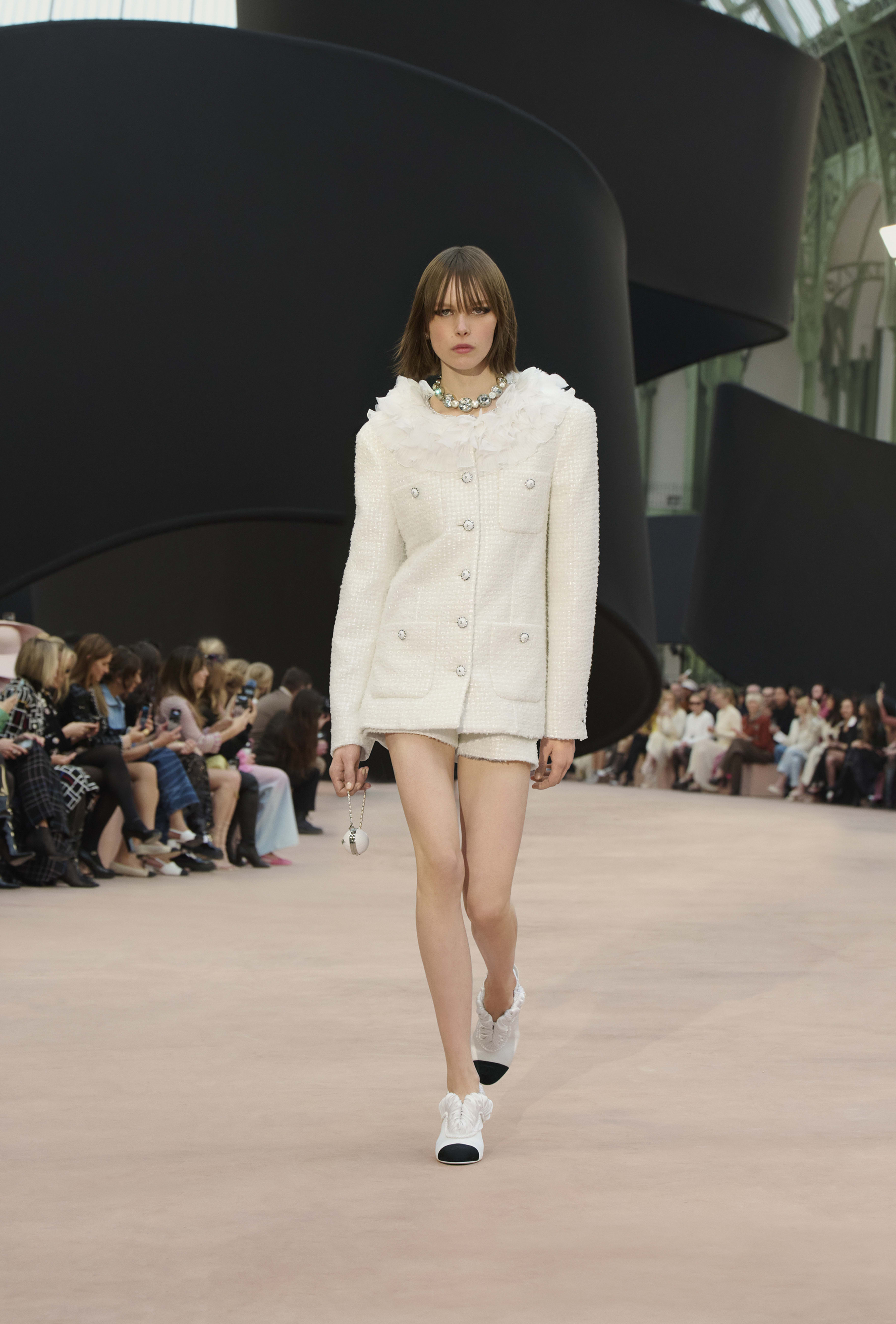 ショート パンツ - ツイード、エクリュ — ファッション | CHANEL シャネル