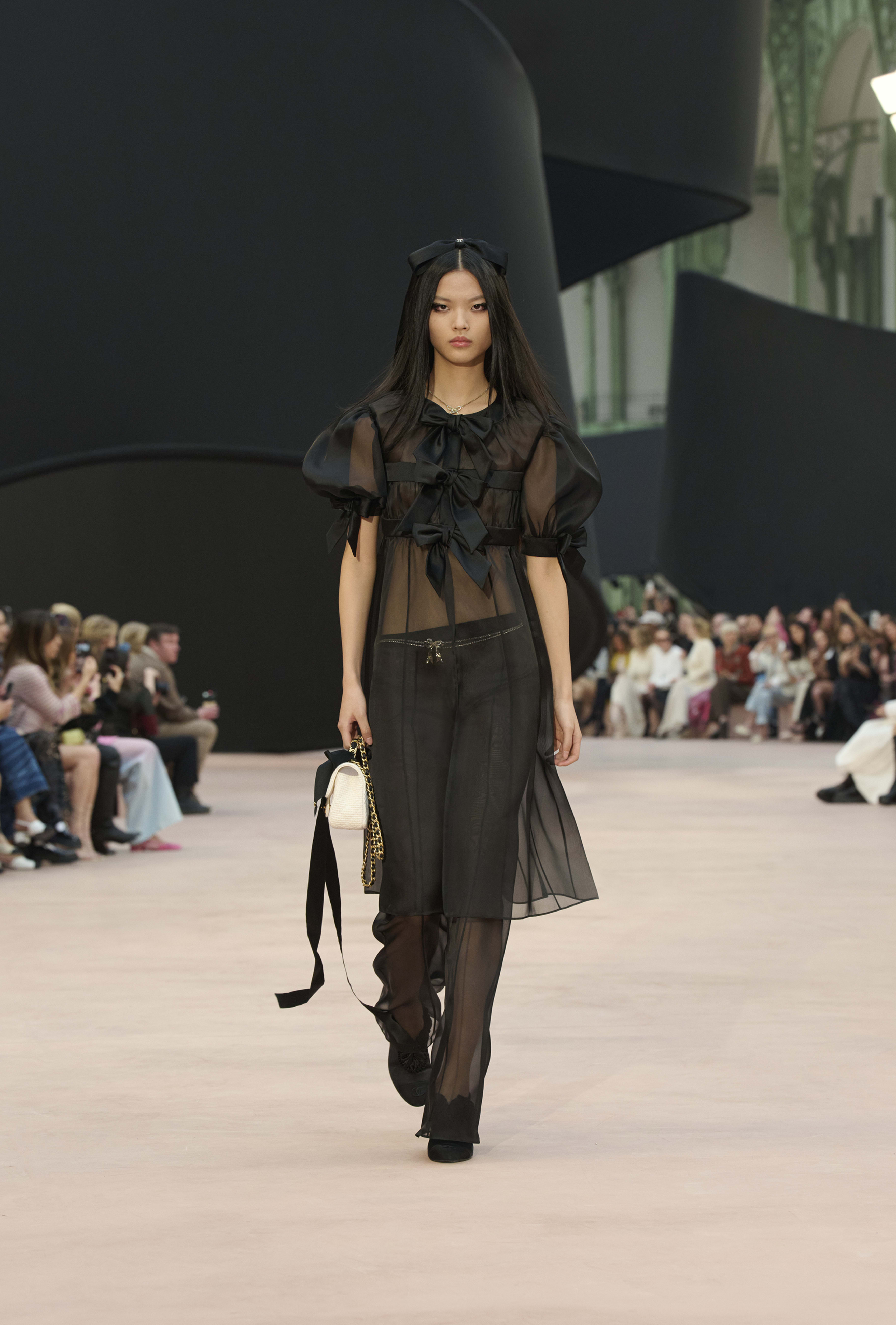 トップハンドル ミニ フラップ バッグ、ツイード、シルク、ホワイト