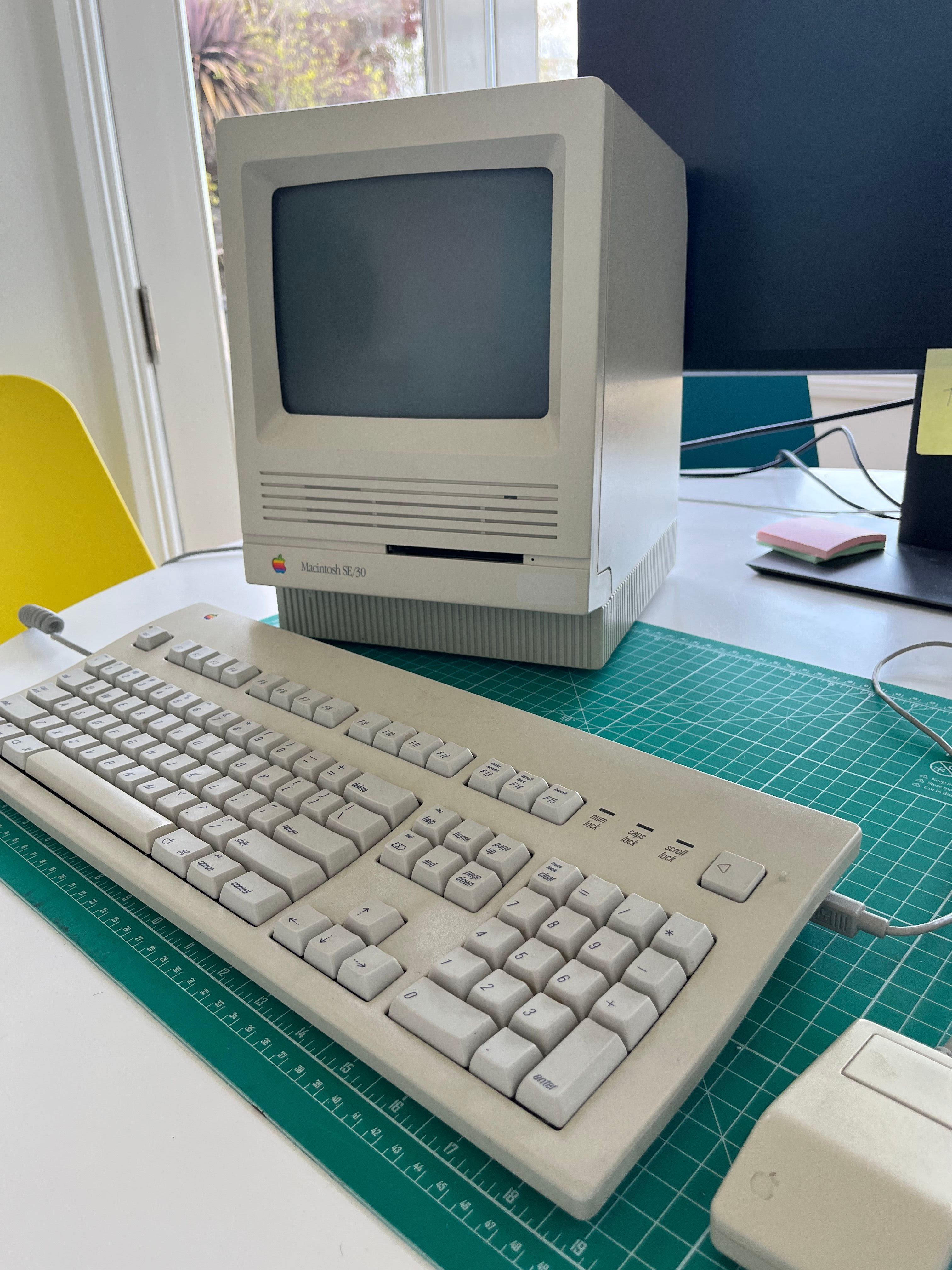 My New Old Apple Macintosh SE/30 Computer