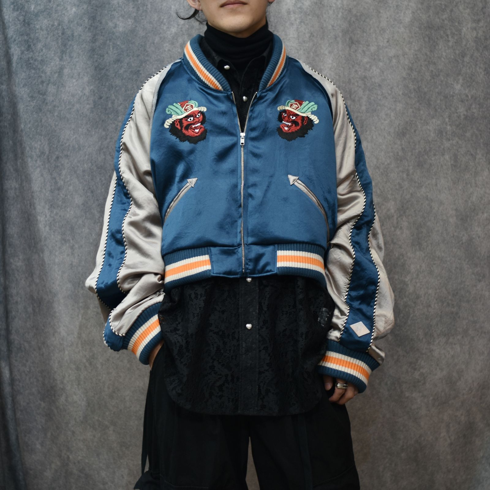 el conductorH - CROPPED YAMA KING EMBROIDERED SOUVENIR JKT (BLUE