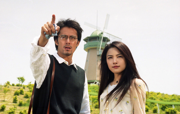 仲間由紀恵×阿部寛「TRICK」シリーズ全作が見放題配信決定