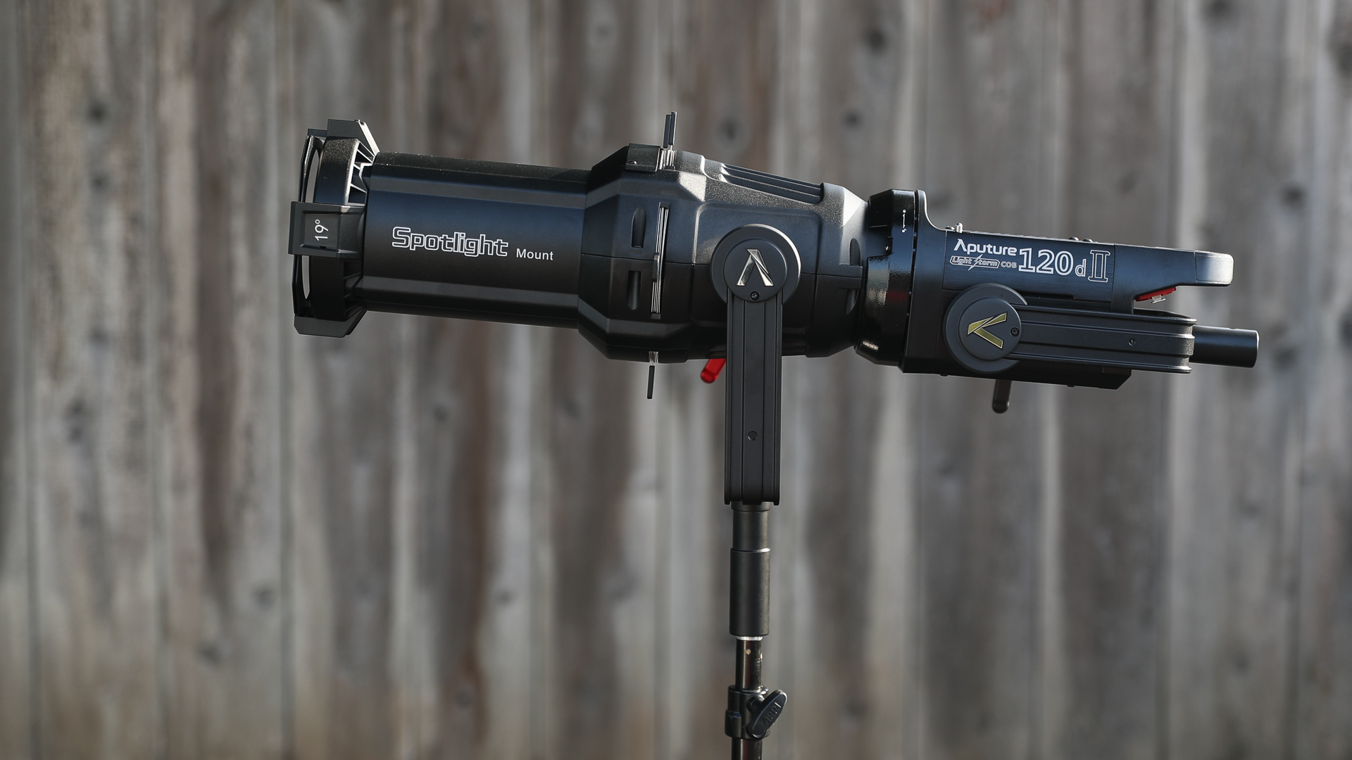 Aputure 120d MK II with Spotlight Mount Review | CineD