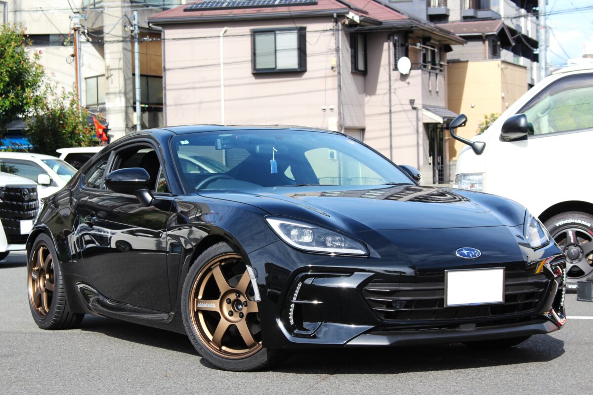 ZD8系BRZにブリッツ ZZ-R & レイズ ボルク TE37 SAGA S-plus 18インチ