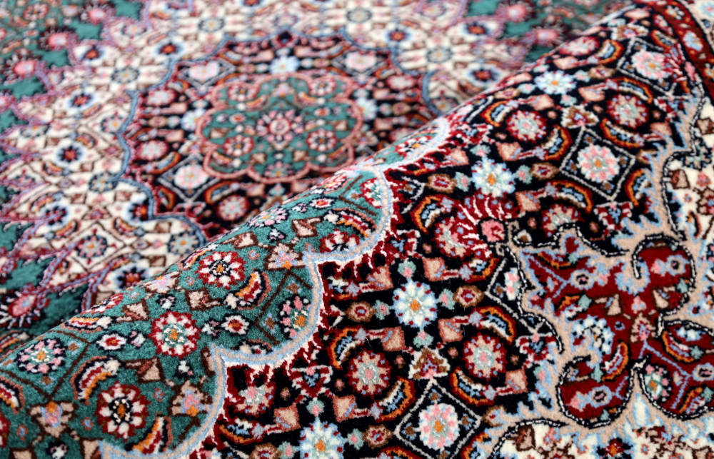 イラン産手織りペルシャ絨毯 緑 ウール＆シルク ／手織りラグの店