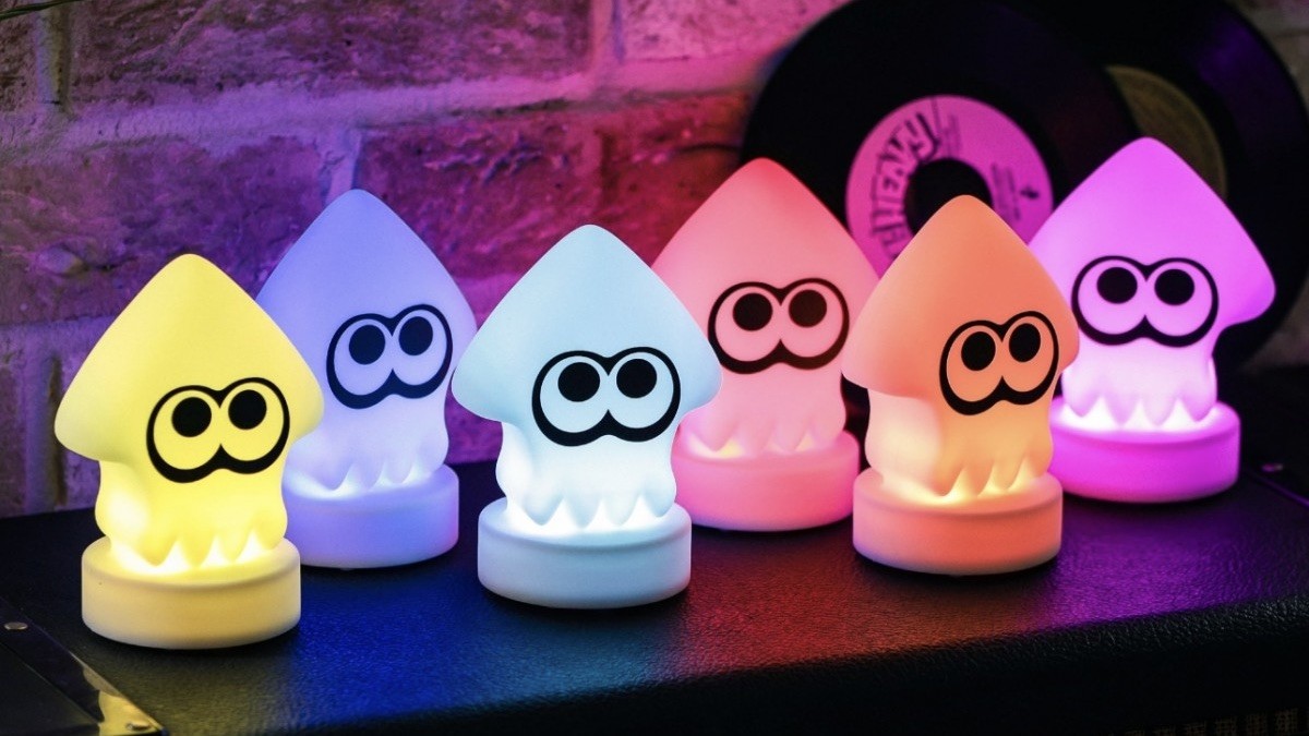 スプラトゥーン3』アイテム付きブック発売！ 6色に光るイカ型ライトや