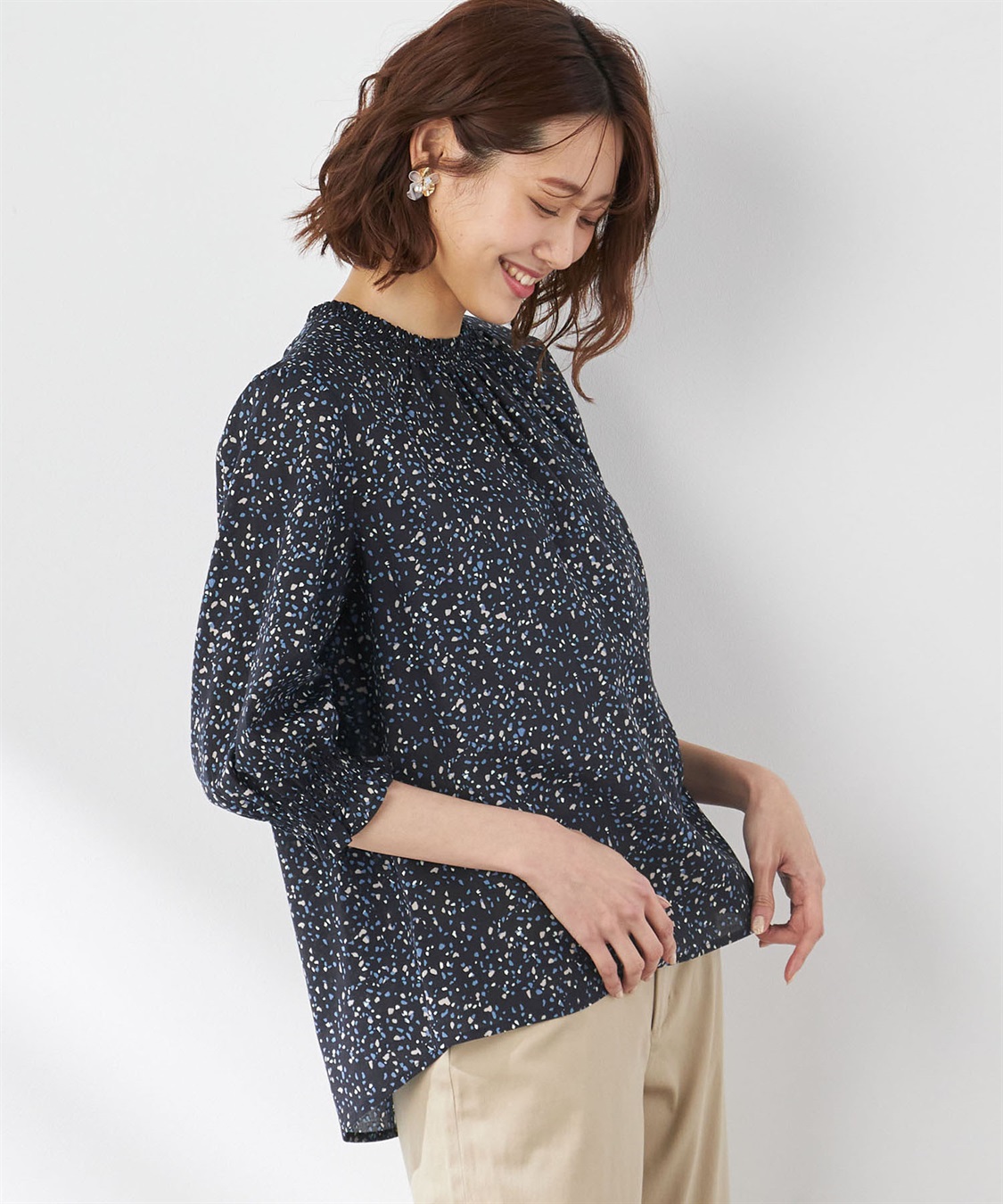 小花柄プリントブラウス Petit Honfleur｜クロスプラス公式通販サイト