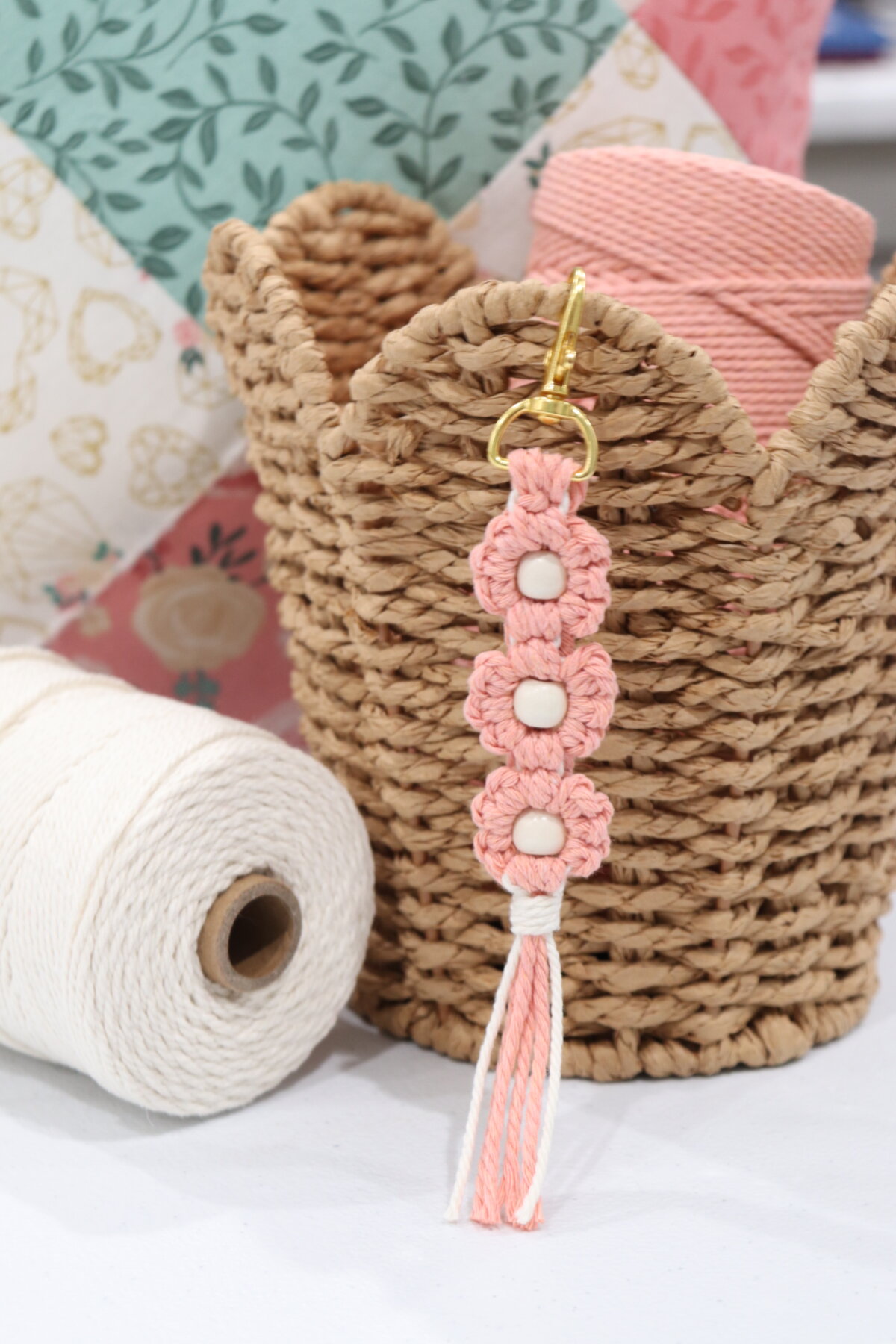 Macrame Daisy Keychain - Amy Latta Creations
