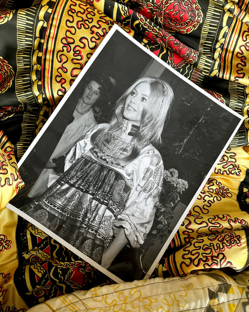 Zandra Rhodes Vintage 1969 'Knitted Circle' Collection Trompe L