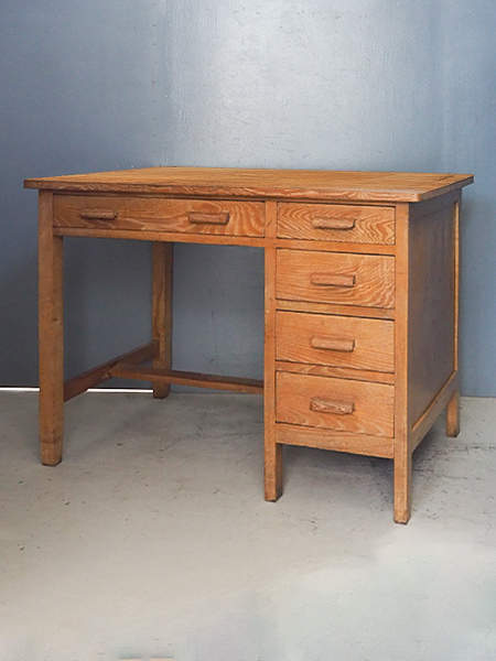 机　古道具　片袖机　ナラ材　無塗装　ナチュラル　レトロ　ヴィンテージ家具　剥離 ナラ材の片袖レトロデスク｜幅106cm・明るめカラーの実用モデル【昭和