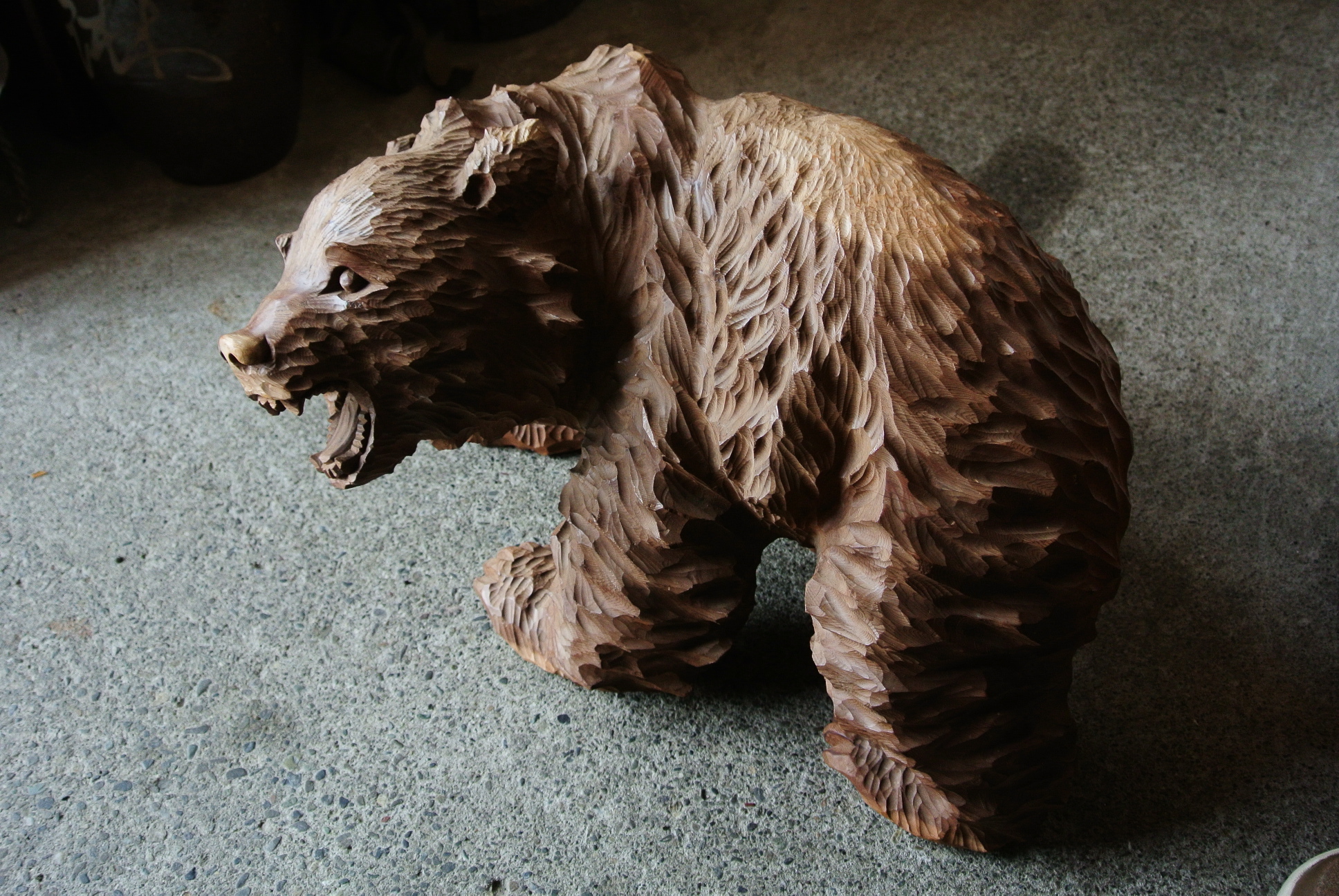 川村エベレ 作「吠え熊」木彫 - アンティーク雑貨・古道具の札幌