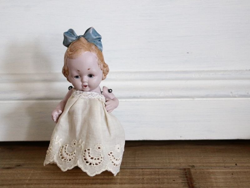 アンティーク ピンクのリボンの女の子 オールビスクドール