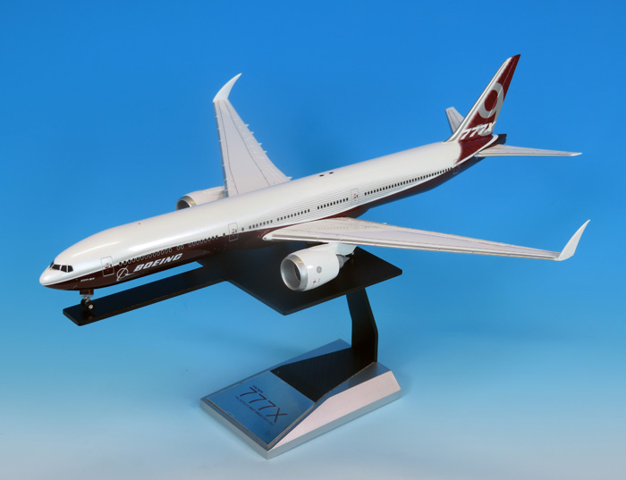 2019年7月2日 1:200 BOEING 777-9 BOEING ハウスカラー空中姿勢 完成品