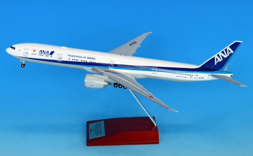 NH20166 1:200 BOEING 777-300ER JA795A 完成品（WiFiレドーム・ギア