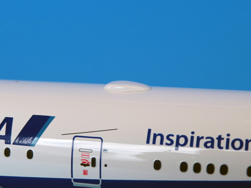 NH20166 1:200 BOEING 777-300ER JA795A 完成品（WiFiレドーム・ギア