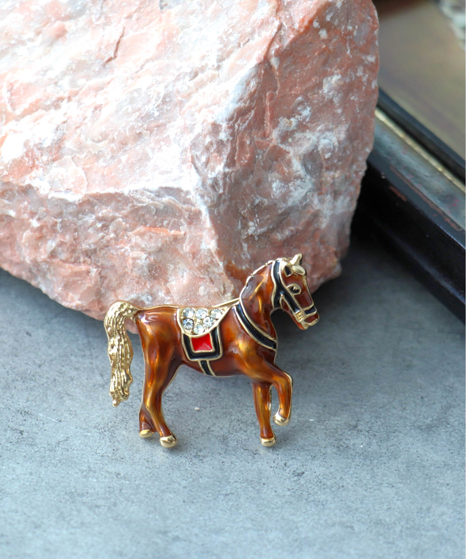 エポ馬ブローチ | AND ON JIONE STORE（アンドオン）ジオン商事公式