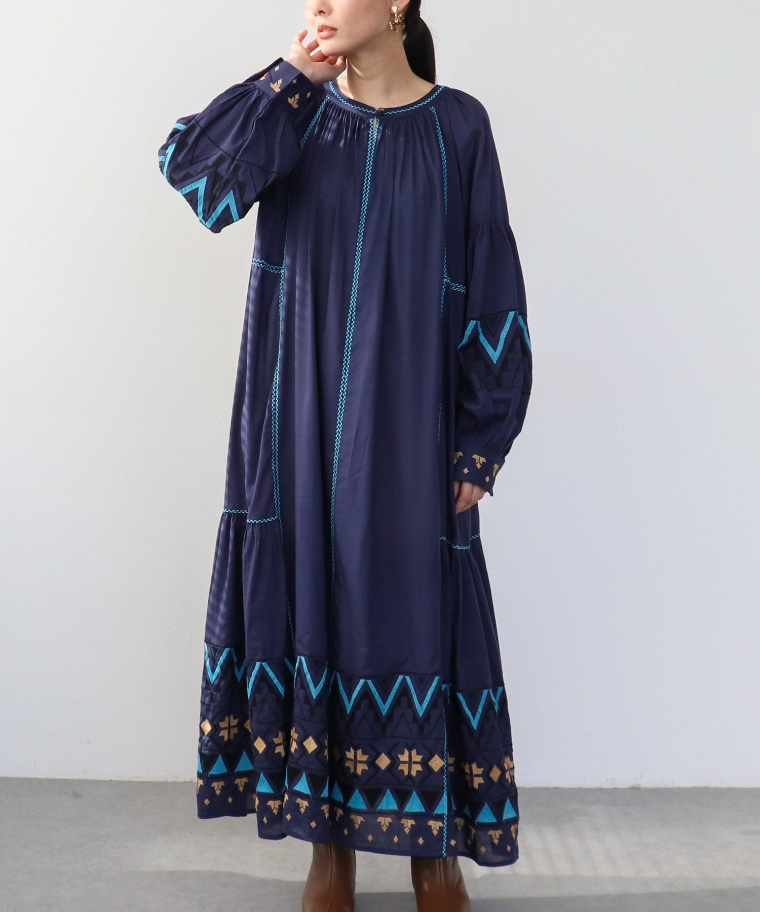 コットンレーヨン刺繍ワンピース | AND ON JIONE STORE（アンドオン