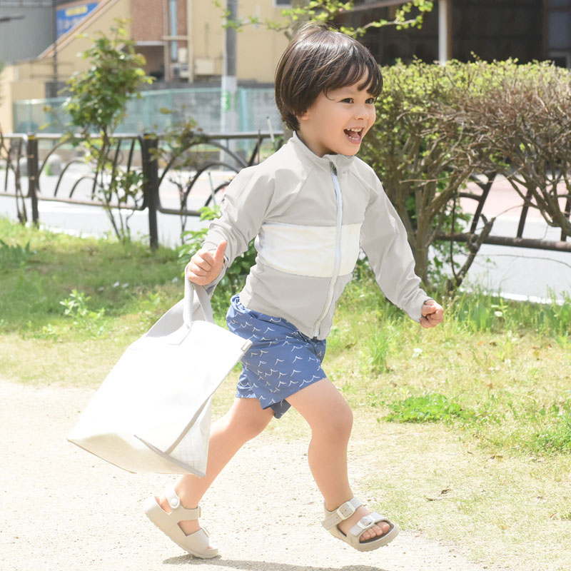 ラッシュガード」はキッズの夏レジャー必需品！シンプルだからこそ