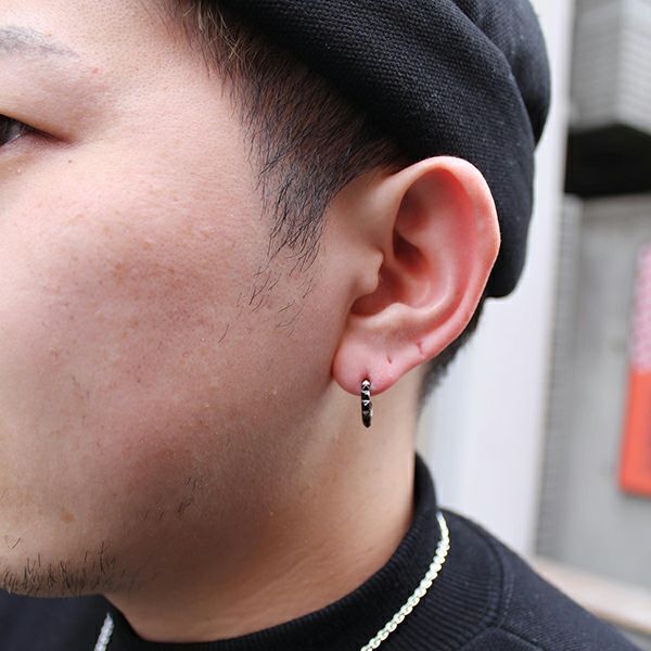 GARNI - 【残り一点】Multiple Studs Pierce(BLACK) | ACRMTSM ONLINE