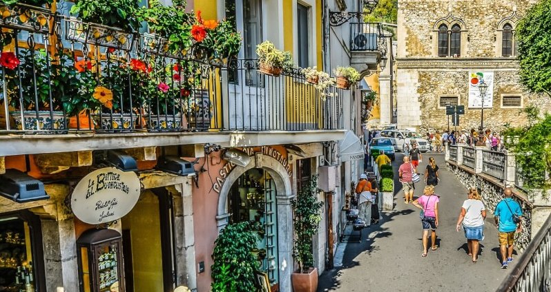 シチリア島 タオルミーナ留学・語学学校・エリア情報 | イタリア留学