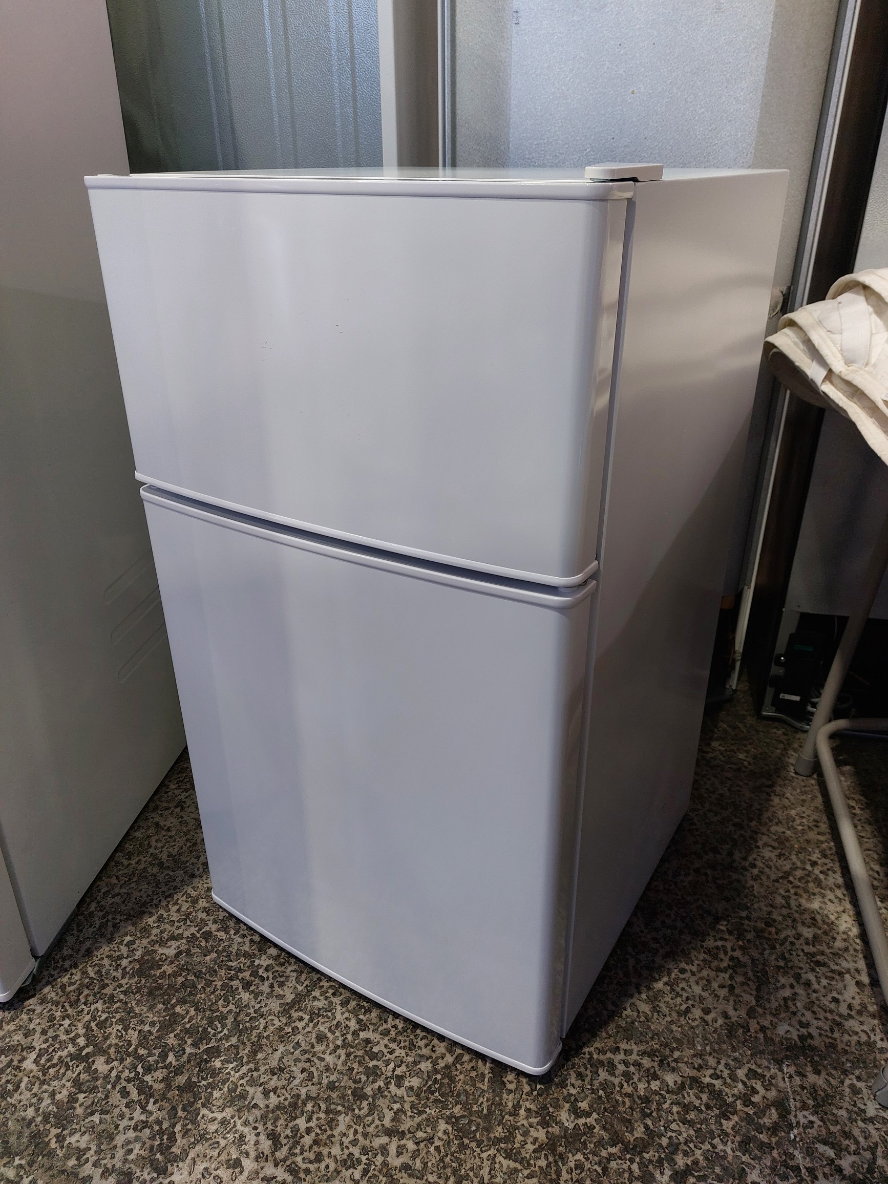 ELSONIC 冷蔵庫 2024年製 85L ECH-R85 入荷しました