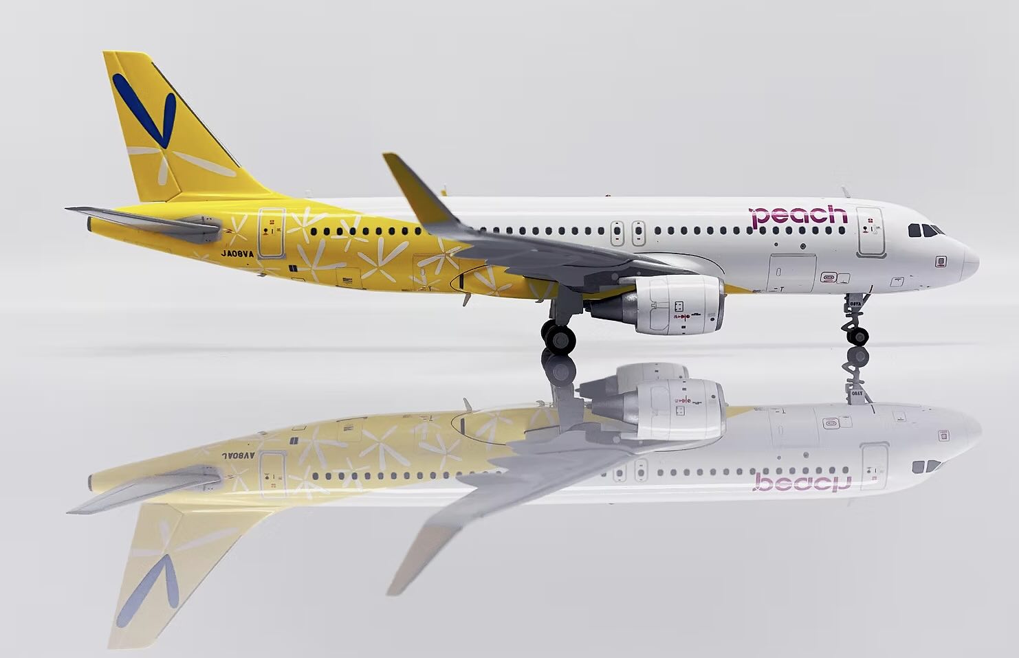 EW2320014 Peach A320 “Fly Peach to AMAMI” JA08VA (Display Stand