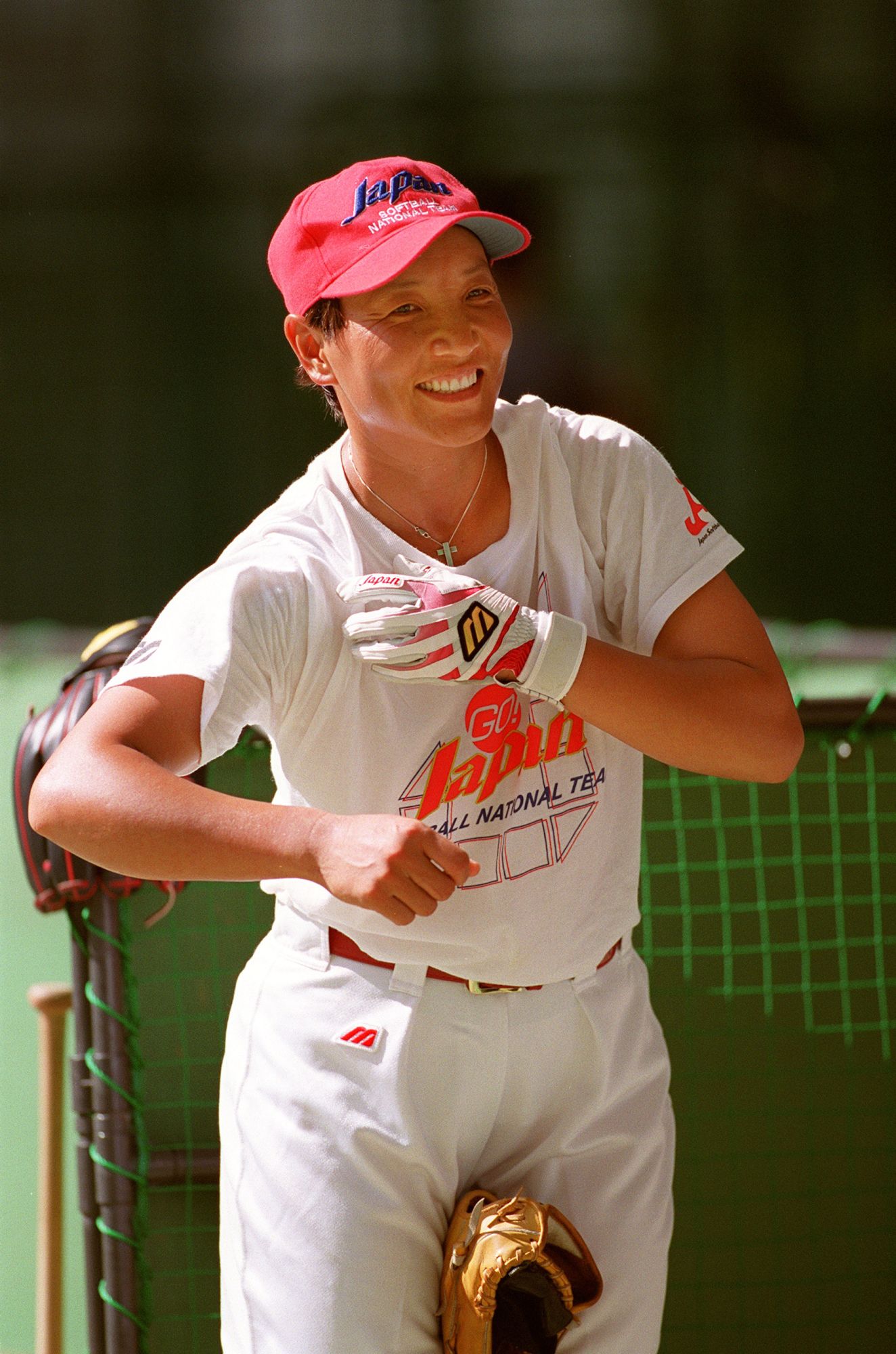 練習の合間に笑顔を見せる宇津木麗華選手。主力としてシドニー五輪に