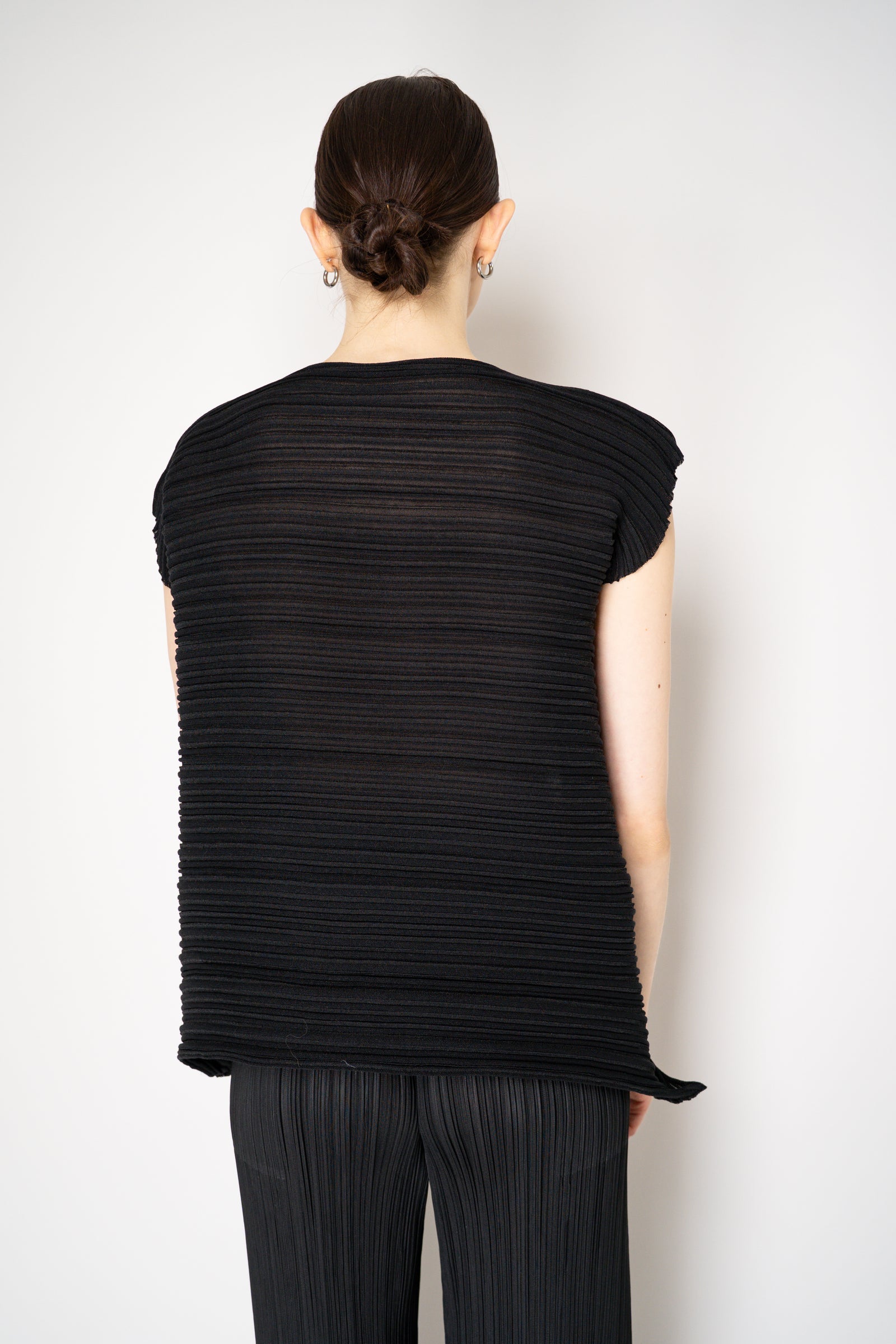 Pleats_Please_Issey_Miyake_She