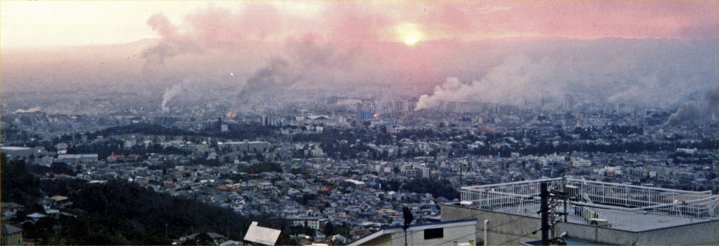 暮らし一変、死が現実味 「箱」に閉じ込めた12歳の記憶 写真家・西野