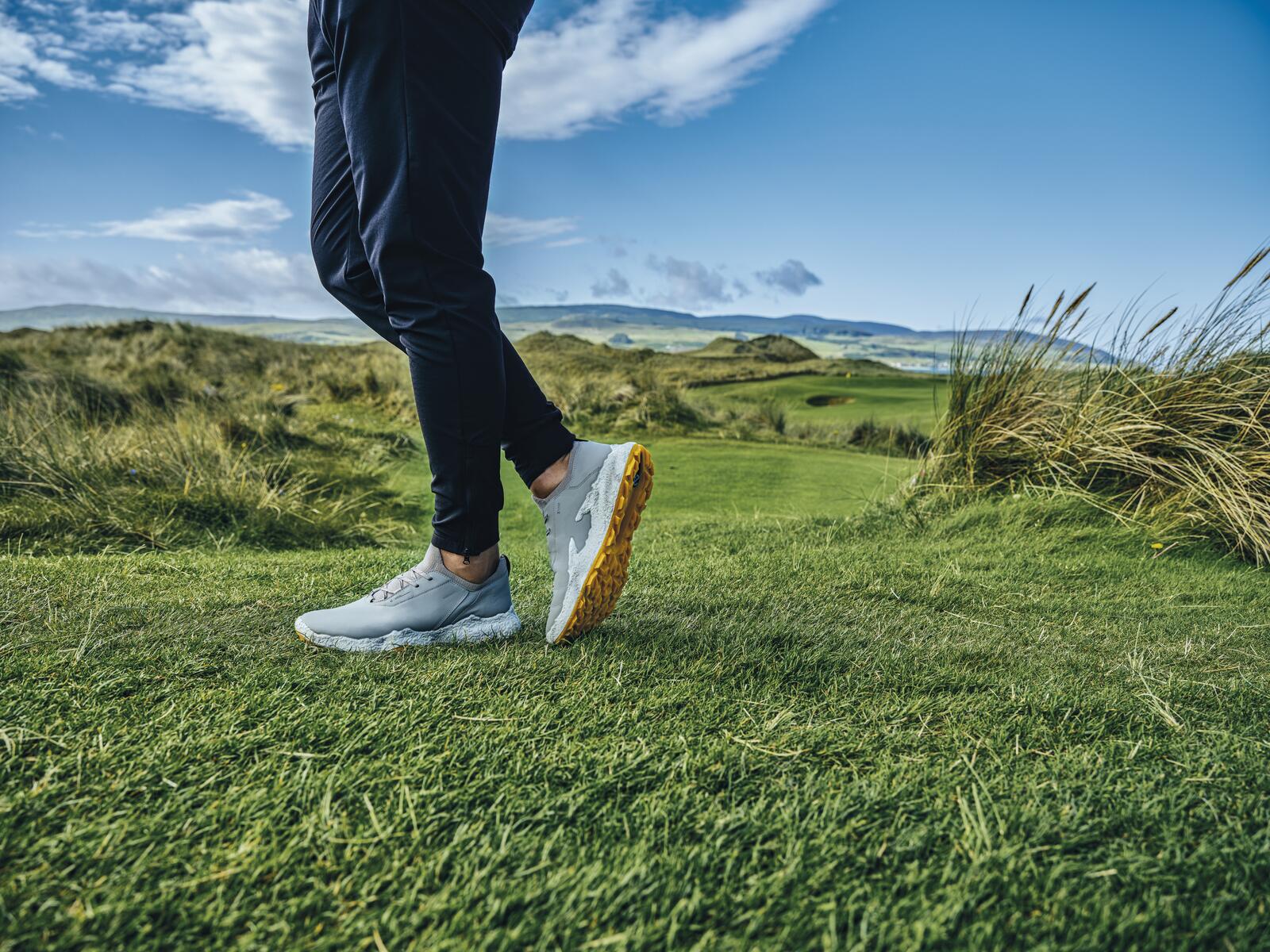 プレミアムレザーブランド「ECCO」より、ゴルフシューズ 「ECCO GOLF