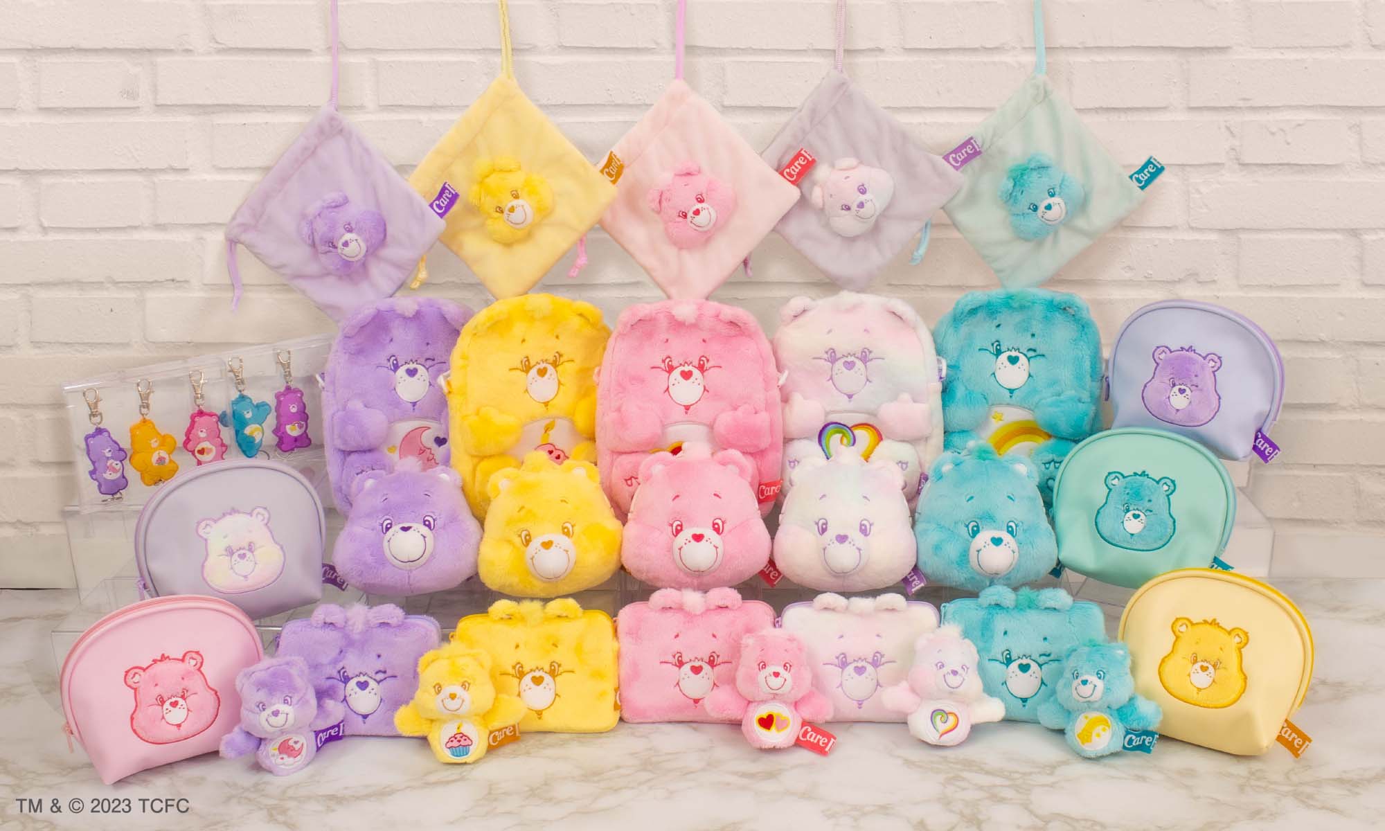 カラフルで可愛い人気キャラクター＜Care Bears™＞のグッズが エスケイ